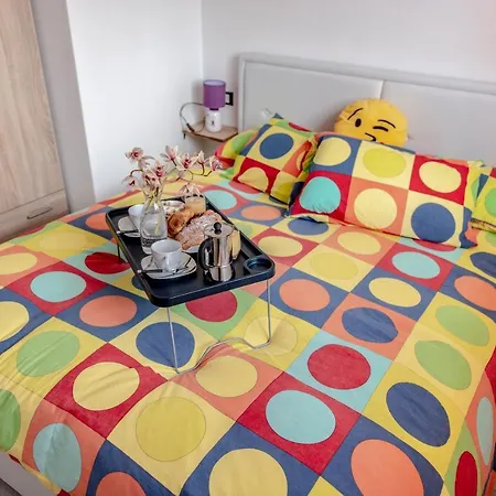 Michael Nicolo דירה אוג'ביו