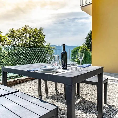 Michael Nicolo * אוג'ביו